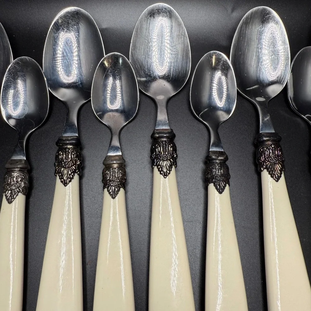 Set‎ of 12 Ornate Cream Handle Silver Metal Spoons